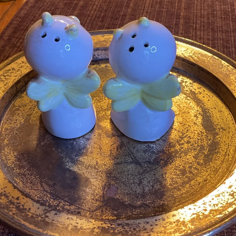 Cute Ceramic Angel Figurines salt and pepper shakers.